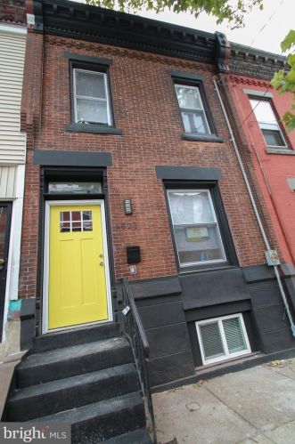 1821 28th St, Philadelphia, PA 19145-1701