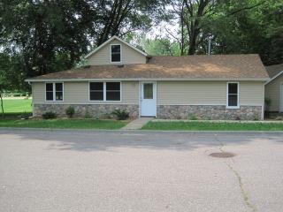714 Crescent St, Mauston, WI 53948-1506