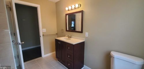 932 Dover Rd, West Deptford NJ  08093-1713 exterior