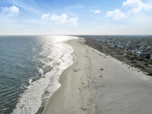 5800 Palmetto Dr, Isle Of Palms, SC 29451-3813