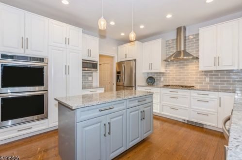 5 Shirewood Dr, Scotch Plains NJ 07076-2513 exterior