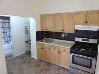 320 12th St, Union City NJ  07087-4204 exterior