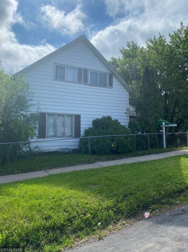 740 Hall Ave, Saint Paul, MN 55107-3301