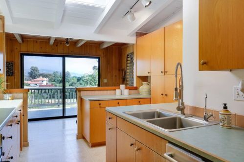1040 Veronica Springs Rd, Santa Barbara CA  93105-4532 exterior