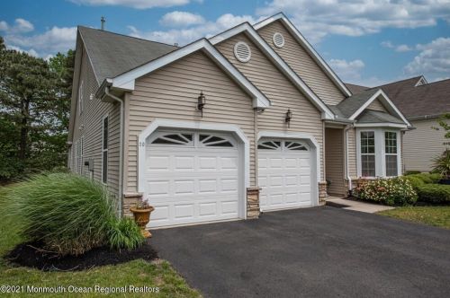 20 Winding River Ct, Lakewood, NJ 08701-5784