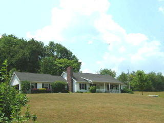 470 Deer View Dr, Brommerstown, PA 17922-9077