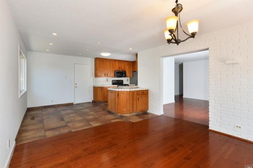 805 Jack London Dr, Santa Rosa CA  95409-3512 exterior
