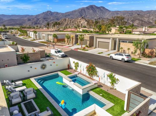 57716 Santo Thomas, La Quinta CA  92253-8187 exterior