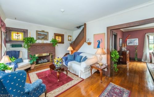 15 Floyd Rd, Verona, NJ 07044-2521