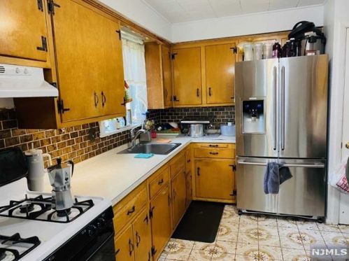 374 Ruckman Rd, Closter NJ  07624-2327 exterior