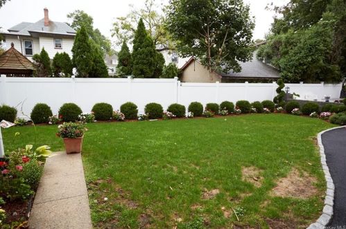 27 Hubert Pl, New Rochelle NY  10801-1803 exterior