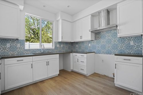 17316 Lemay St, Van Nuys CA 91406-5400 exterior