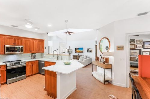 5544 Cynthia Ln, Naples FL  34112-5454 exterior