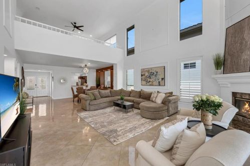 5743 Persimmon Way, Naples FL  34110-2320 exterior