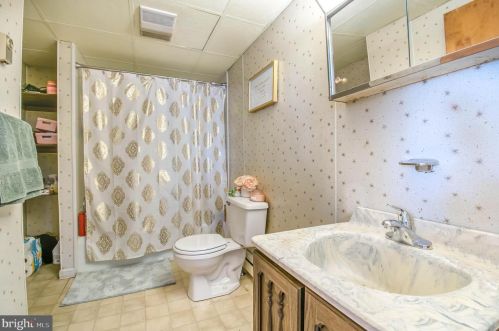 7 2nd St, Highspire PA  17034-1001 exterior