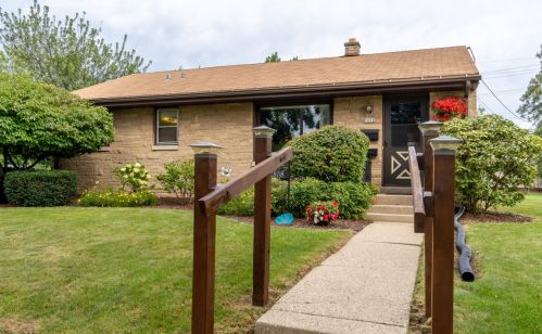 7858 Kathryn Ct, Milwaukee, WI 53218-3728