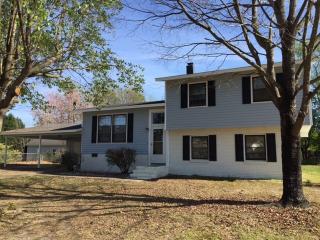 4825 Inverness Dr, Fayetteville NC  28304-4956 exterior