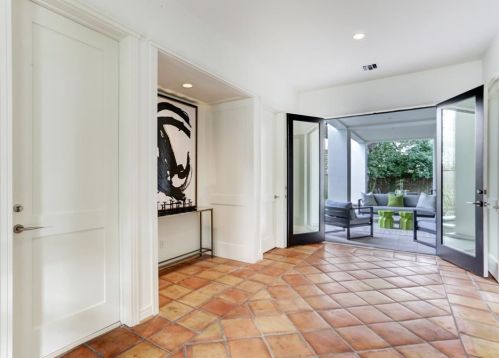 4516 Valerie St, Bellaire, TX 77401-5818