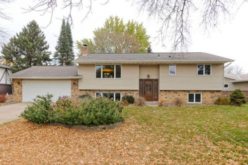 1865 Evergreen Dr, Saint Paul, MN 55125-2358