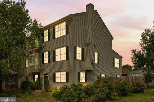 1411 Meadow Dr, Fredericksburg VA  22405-8706 exterior