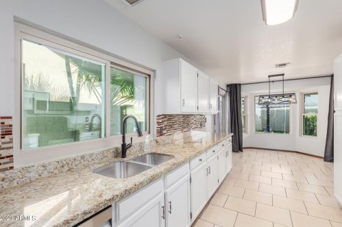 3917 Misty Willow Ln, Glendale AZ  85310-4031 exterior