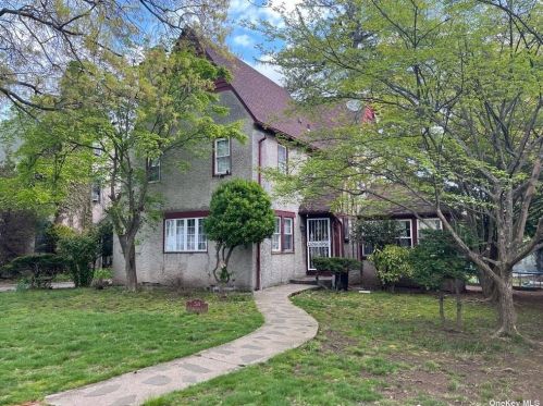 58 Fairway Dr, Hempstead, NY 11550-4704