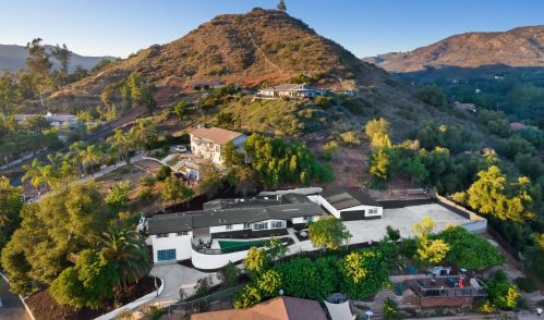 3226 Laurashawn Ln, Escondido CA 92026-8532 exterior