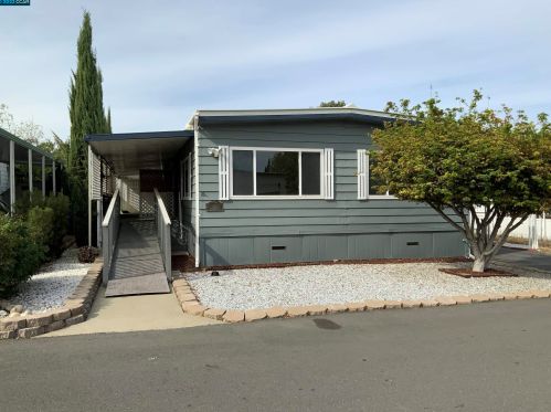 136 Banyon Dr, West Pittsburg, CA 94565-5421