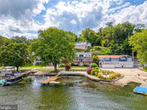 40 Boathouse Rd, Longlevel, PA 17368-8844