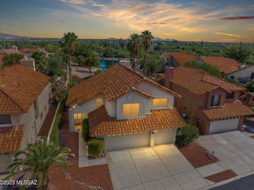 9426 Star Water Dr, Tucson, AZ 85749-8704