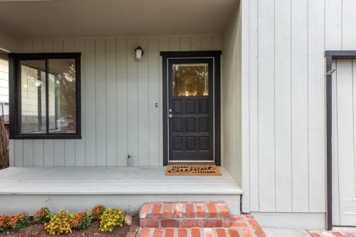 511 Hewett St, Santa Rosa, CA 95401-5384