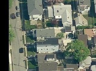 2947 Mills St, Rockville Centre, NY 11572-3123