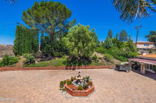 3192 Sycamore Dr, Simi Valley CA 93065-2703 exterior