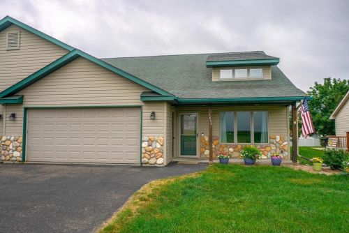 1466 Quail Run, New Johannesburg, WI 54017-2578