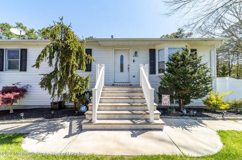 483 Western Blvd, Berkeley Township, NJ 08721-3316