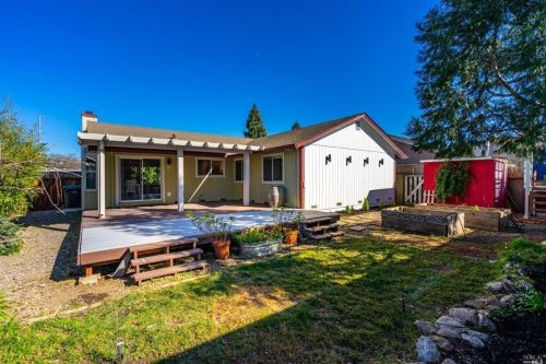 144 Fulton Pl, Windsor CA  95492-9474 exterior