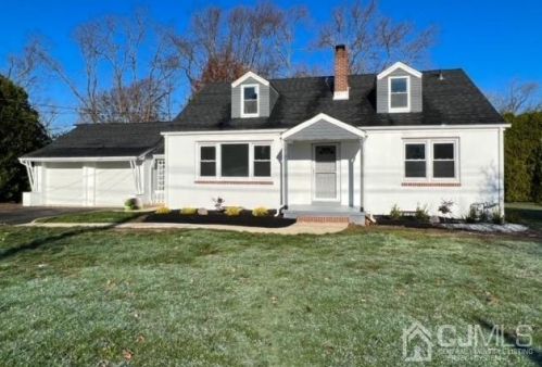 227 Dunhams Corner Rd, East Brunswick NJ  08816-3415 exterior