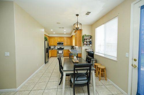 2135 Canyon Creek Ct, Newman CA  exterior