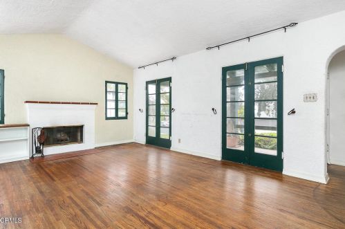 1639 Broadview Dr, Glendale CA  91208-1200 exterior