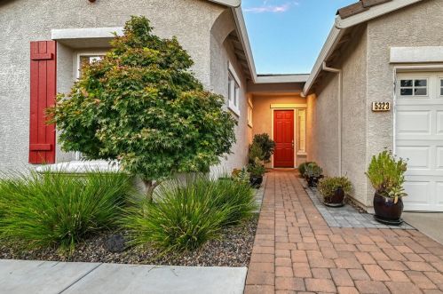 5323 Lilac Blossom Pl, Elk Grove, CA 95757-3250