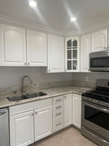 29609 Canwood St, Calabasas CA  91301-4205 exterior