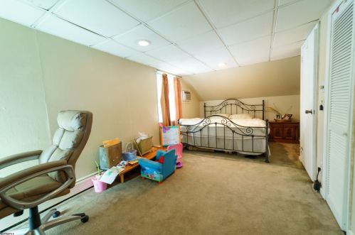 18 Midvale Ave, Lake Hiawatha NJ  07034-1011 exterior