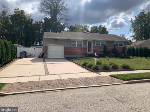 212 Garden Blvd, Beverly, NJ 08010-2615