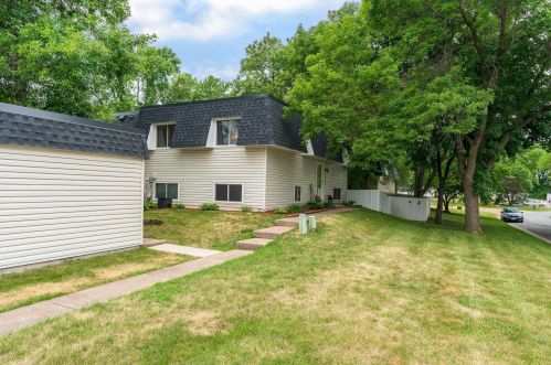 3774 Conroy Trl, South Saint Paul, MN 55076-3185