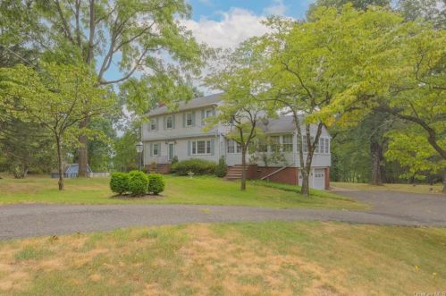 5 Rheajack Dr, Stony Point, NY 10980-3129