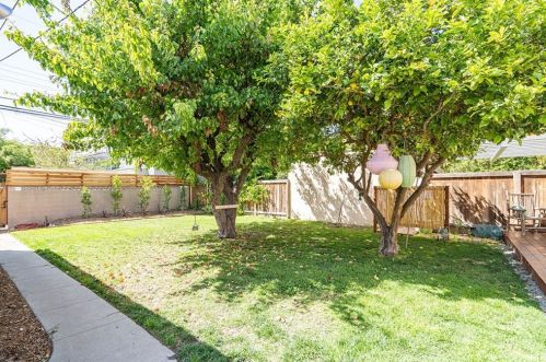 2111 Eucalyptus Ave, Long Beach CA  90806-4518 exterior