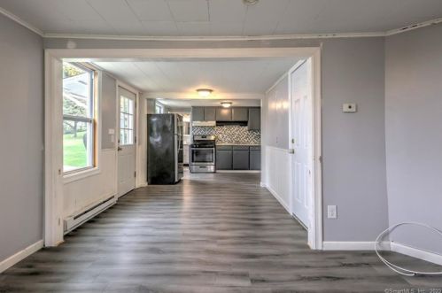 114 New Haven Ave, Derby CT 06418-2161 exterior