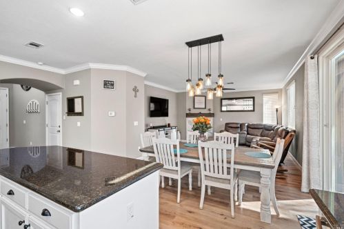 7018 Westminster Ct, Vacaville CA  95687-8254 exterior