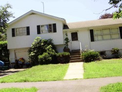 4 June Ln, Newton, MA 02459-3612