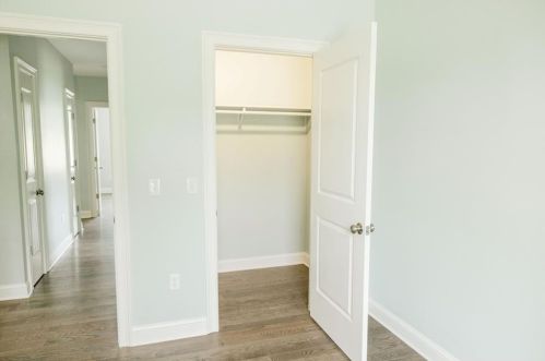 10 Woodward Rd, Lincoln RI  02865-4917 exterior